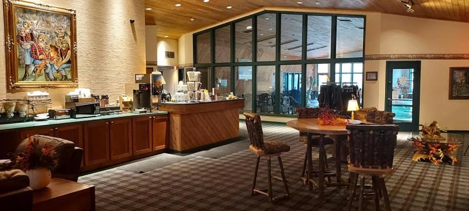 Whitetail Lodge Saint Germain Екстериор снимка