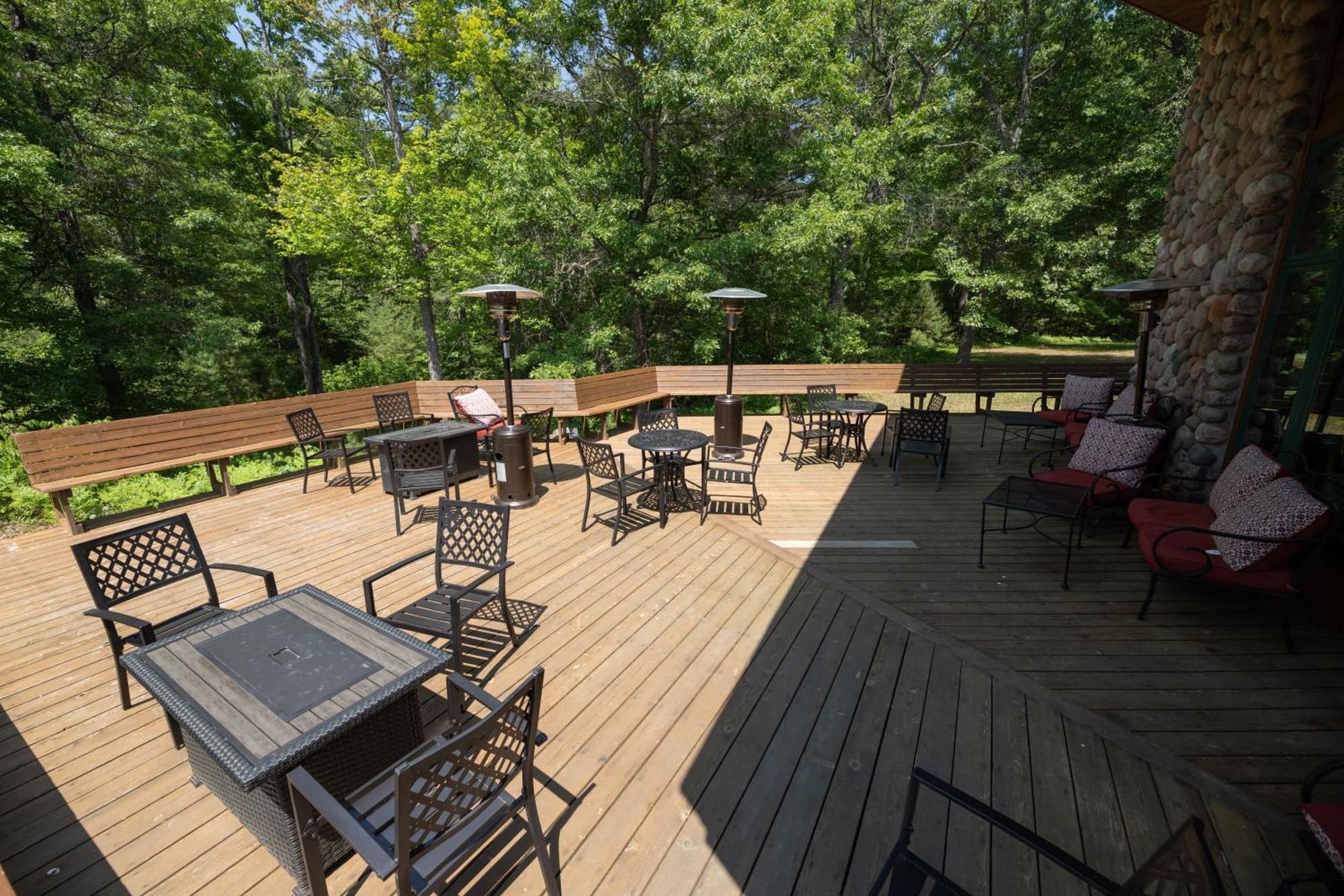 Whitetail Lodge Saint Germain Екстериор снимка